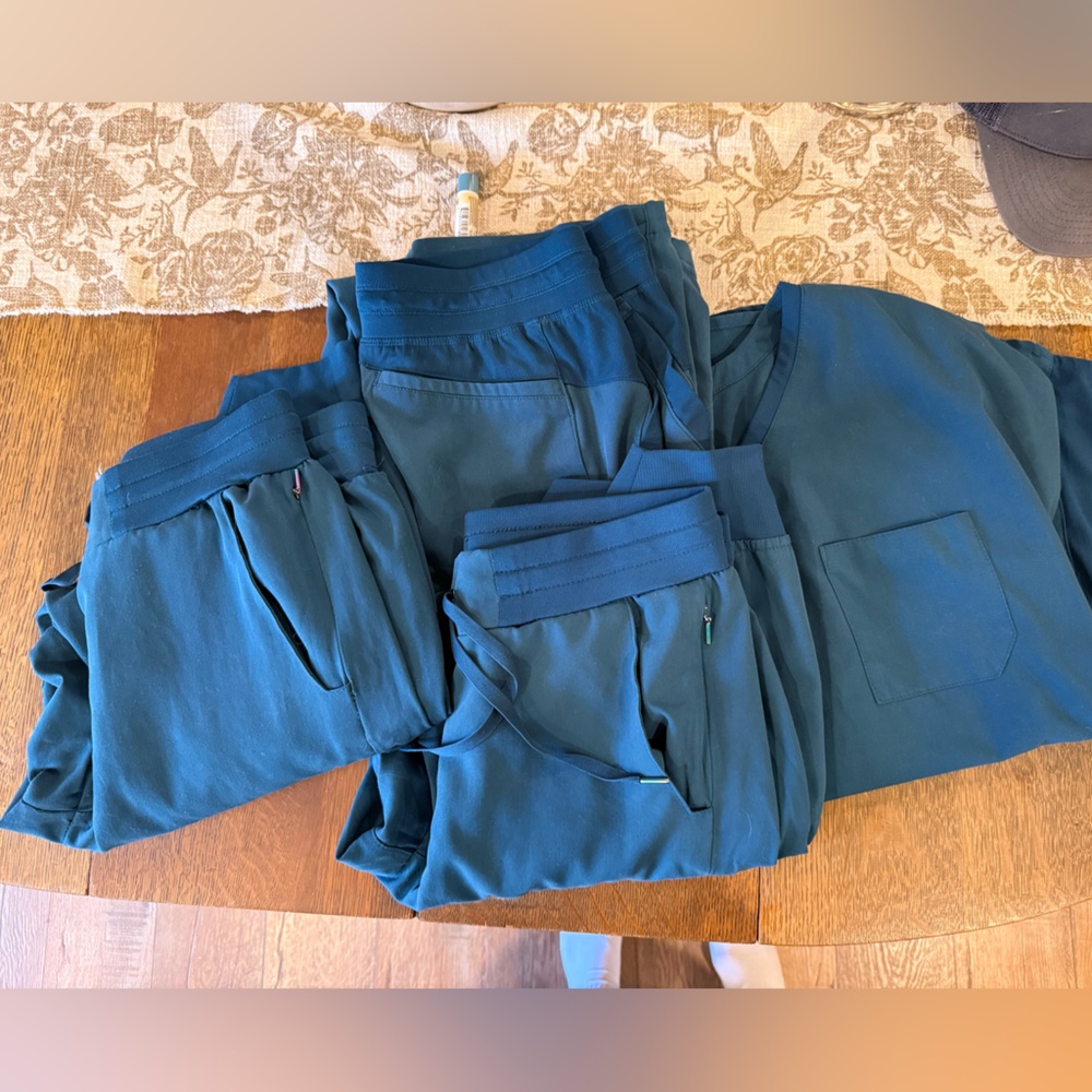 Women’s size small Caribbean blue scrubs bundle